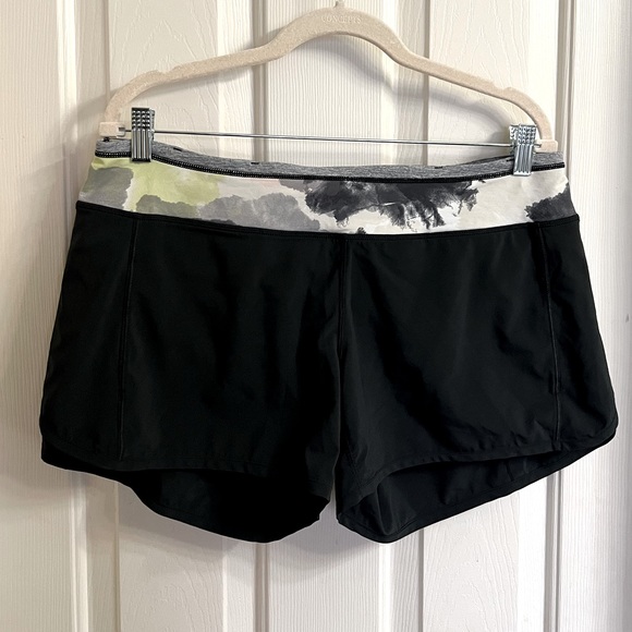 Lululemon 🍋 Turbo Run Short Size 10 - Picture 3 of 13